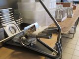 a machine that is sitting on a table in a room