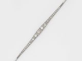 une broche ancienne en diamant et argent