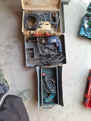 Trois perforateurs de marques BERNER et BOSCH en l'état (non…