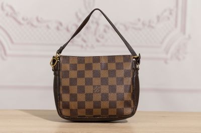 louis vuitton damier cross body bag