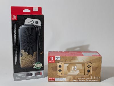 packaging for nintendo wii lite and the box for the nintendo wii lite