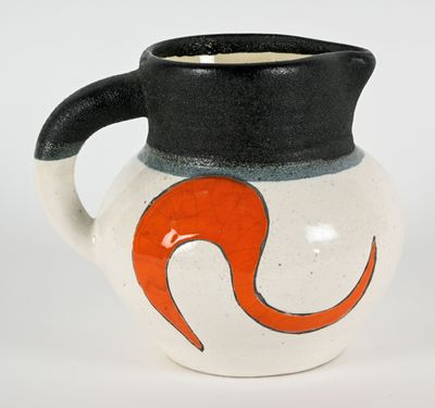 Gilbert VALENTIN (1928-2000) Pichet en céramique émaillée bl…