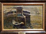 une peinture à l'huile représentant un bateau sur un plan d'eau, près d'un bâtiment