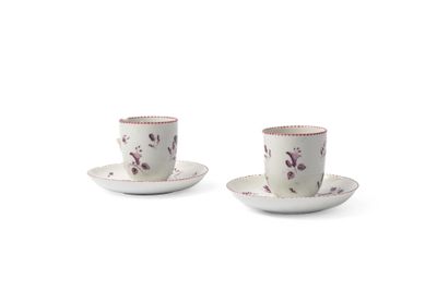 DOCCIA Paire de tasses et leurs soucoupes en porcelaine, à d…