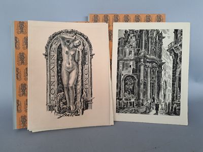 deux livres contenant des dessins de nus devant un immeuble