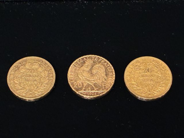 Trois pièces de monnaie en or à valeur faciale de 20 francs coq 1...