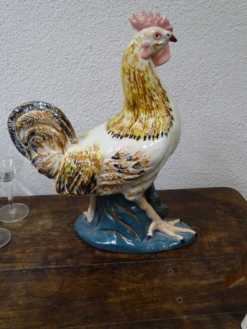 Poule en céramique polychrome H : 45 (manque un œil)