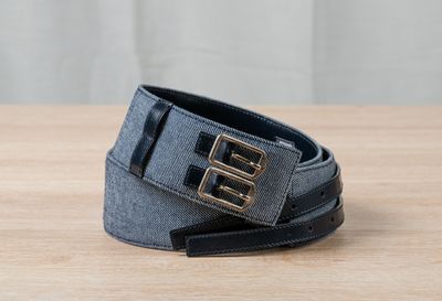 CHANEL Ceinture corset en denim brut et cuir noir à attaches… - Photo 1