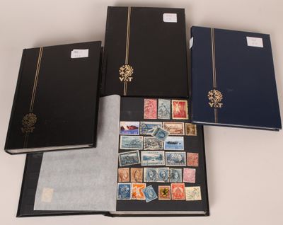 Plusieurs types de timbres sont présentés dans un album.