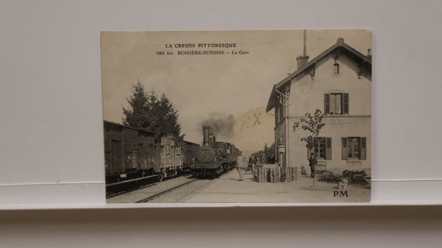 Bussière Dunoise : La gare (train bon plan). Rare ! Superbe.