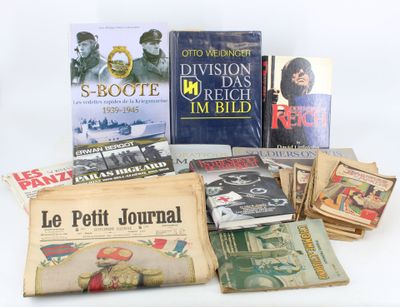 un grand nombre de livres posés sur une table