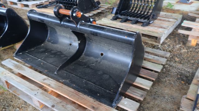 Godet de curage L1200mm pour mini-pelle 2,5t-3,5t, axes 38mm, lar...