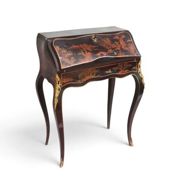 a small table with a drawer on top of it