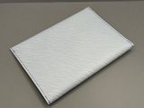 Portefeuille à deux volets Louis Vuitton en cuir Epi blanc