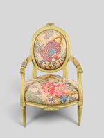 Paire de fauteuils cabriolets en bois mouluré sculpté et rec… (photo 6)