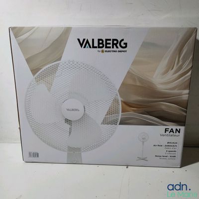 une boîte blanche contenant un ventilateur blanc