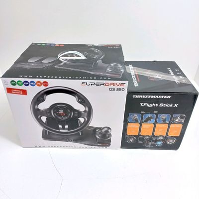 Lot de 2 Volants avec joystick - Non testé - Très bon état -…