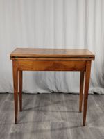 Table à jeu en noyer à plateau marqueté d'un damier et losan… (photo 5)
