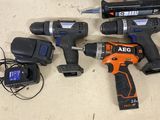 a lot of tools that are sitting on a table