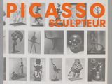 un livre contenant des images de personnes et d'objets