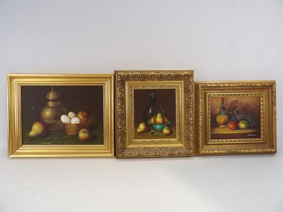 Lot de 3 huiles sur toile "Nature morte aux fruits", Dim: 30…
