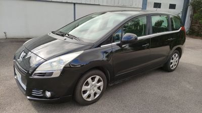 "VP PEUGEOT 5008 (1 clé cassée dans le barillet de porte)