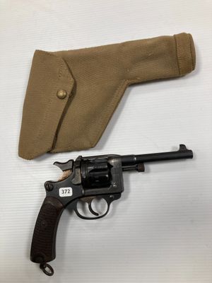 Revolver modèle 1892 à carcasse en acier bronzé marqué de la…