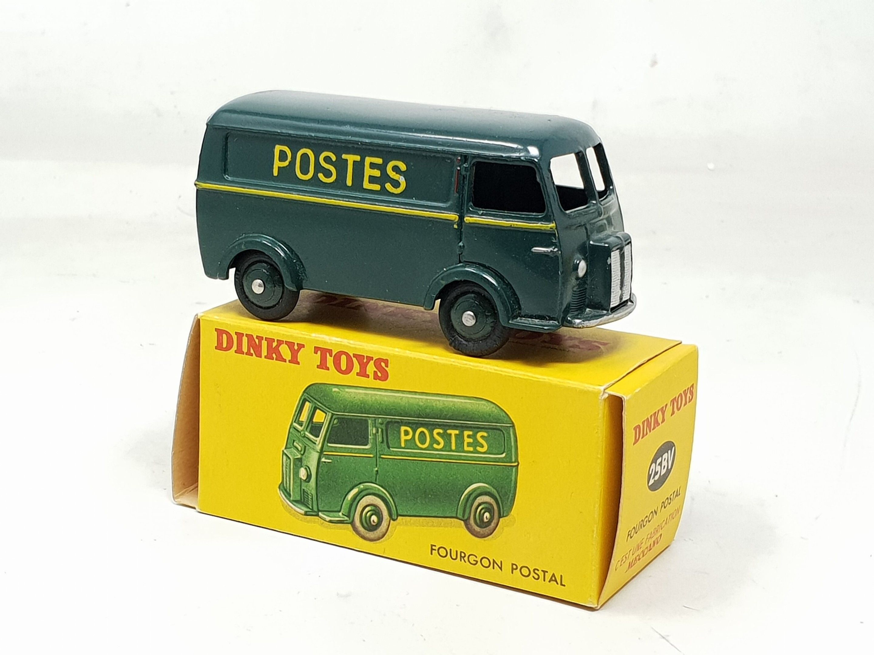 Objets d'art & Curiosités