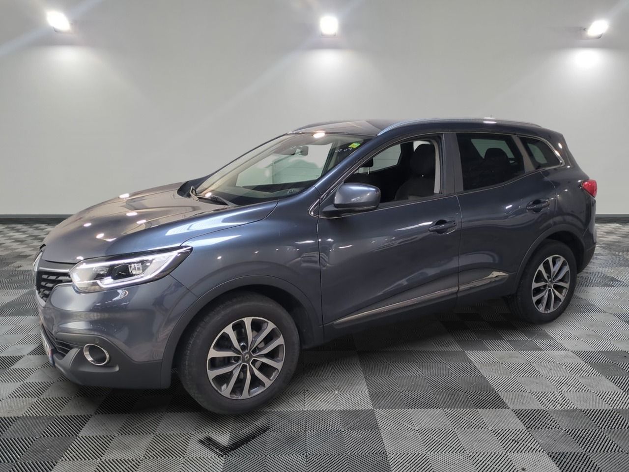 RENAULT - KADJAR DCI 130 ENERGY BUSINESS - GO - Mise en service: 13/09/2016 - euro 6 Véhicule grêlé Porte arrière gau...