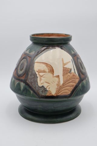 Paul FOUILLEN. QUIMPER. Important en grès émaillé polychrome, de ...