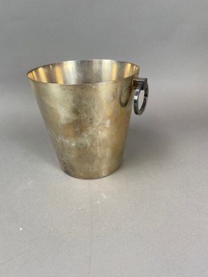 LE CHARDON Seau à champagne en métal argenté, poinçonné au-d…