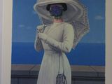 un tableau représentant une femme en robe blanche et chapeau, tenant un parapluie