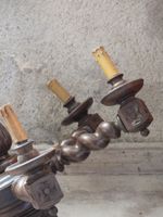 LUSTRE en bois tourné à six bras de lumière. (photo 3)