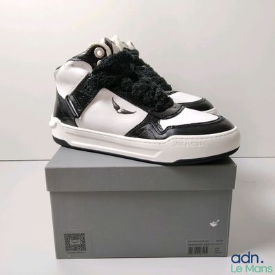 Baskets Nike Air Force 1 Mid noires et blanches