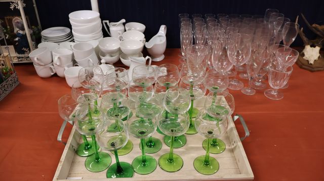 Lot de verres à vin d’Alsace (21), verres à pied principalement f...
