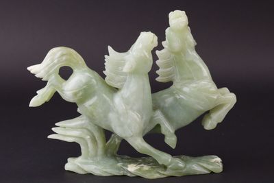 CHINE: "Chevaux au galop", sujet en pierre dure verte.