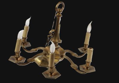 Lustre en laiton à 6 feux. Travail du XXè siècle