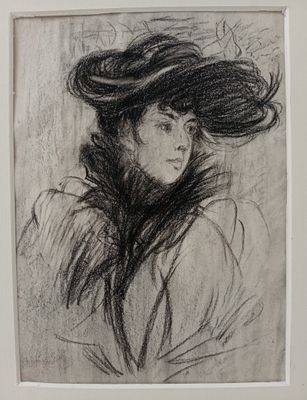 dessin représentant une femme portant un chapeau et une écharpe, dans un cadre blanc