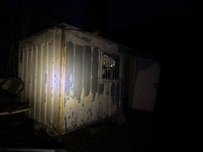 1 algéco en aluminium 4 x 2m - 1 porte et 2 fenêtres
