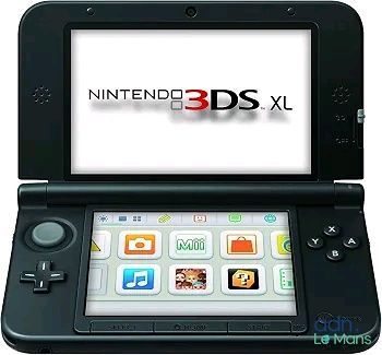 une Nintendo 3DS XL avec un jeu affiché à l'écran