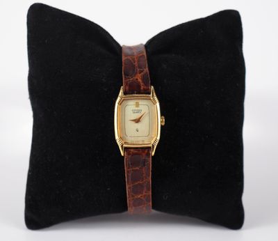 CITIZEN Montre bracelet de dame. Boitier en métal doré à pan… - Photo 1