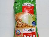 a bag of cat ' s best cat ' s best cat litter sitting on a counter