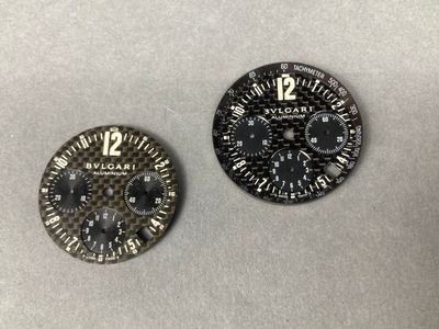 Réunion de deux cadrans circulaires pour chronographes BULGARI, modèle
