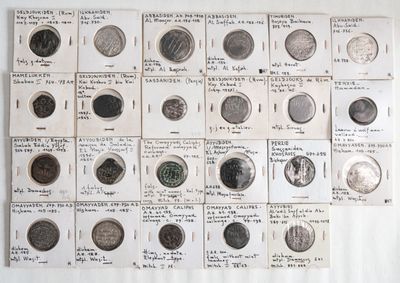 MONDE ARABE Lot de monnaies Comprenant Abbassides, Dirham d'…