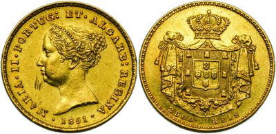 a gold sovereign coin with a crown on top of it