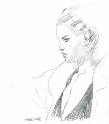 croquis représentant une femme en costume-cravate, assise