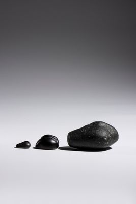 ENSEMBLE DE 3 POIDS Basalte et hématite