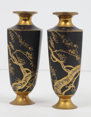 CHINE, XXe siècle Paire de vases hexagonaux en cuivre doré e… - Photo 1