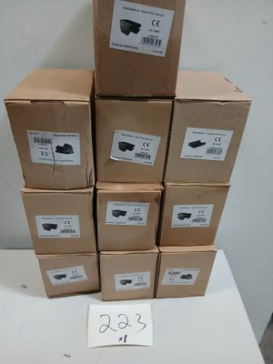 Lot de 10 boîtes de pivots TC47, articles neufs.