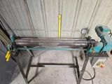 an image of a machine that is sitting in a garage